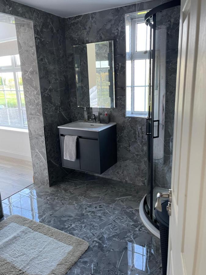 Cosy Apartment With Fire Stove Athlone Exteriör bild
